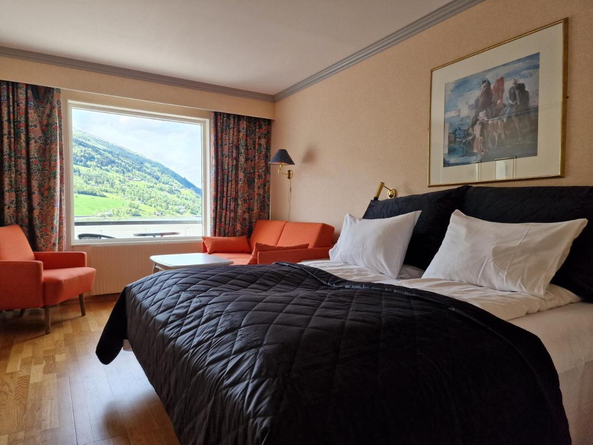 Olden Fjordhotel מראה חיצוני תמונה