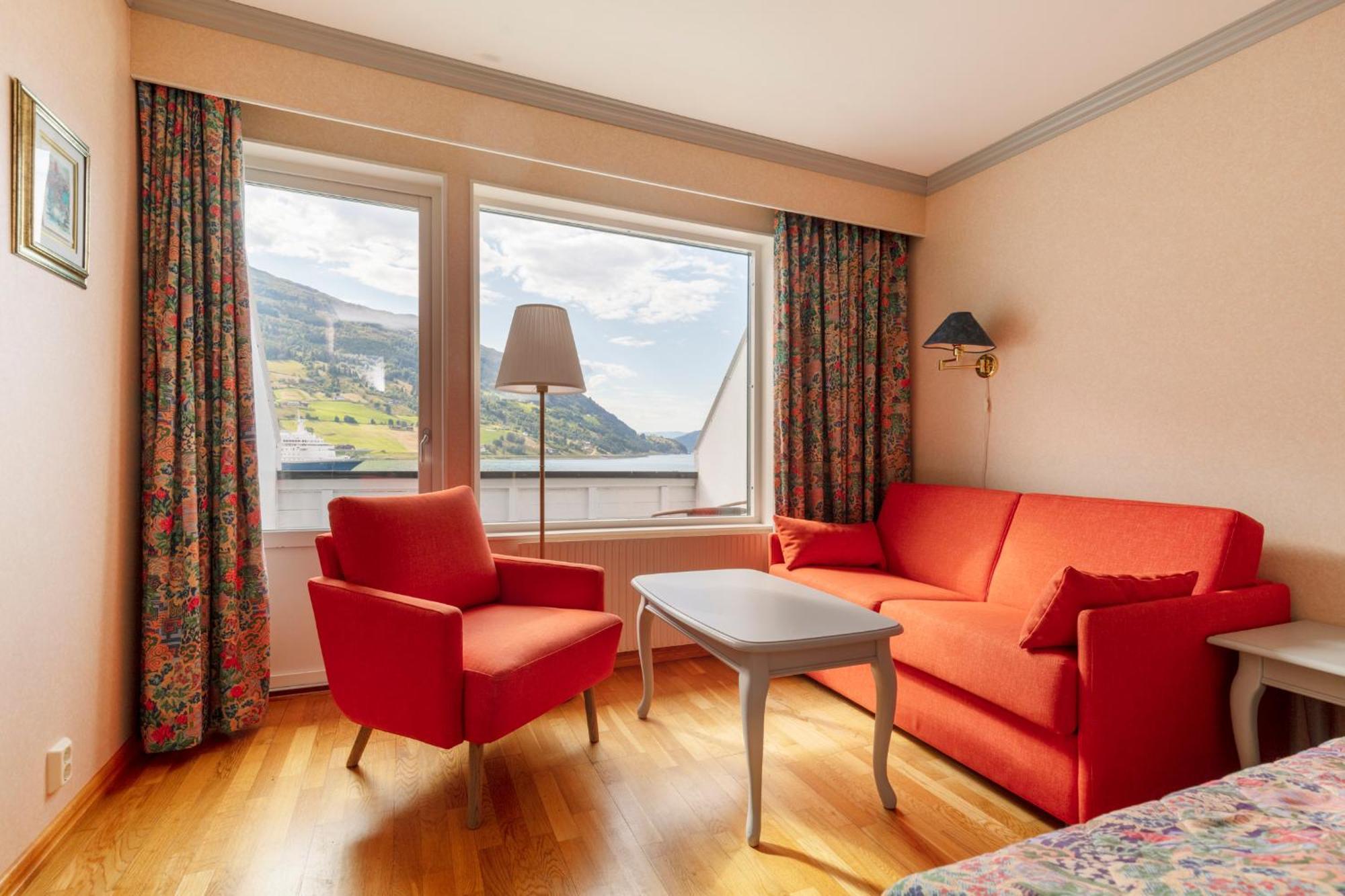 Olden Fjordhotel מראה חיצוני תמונה