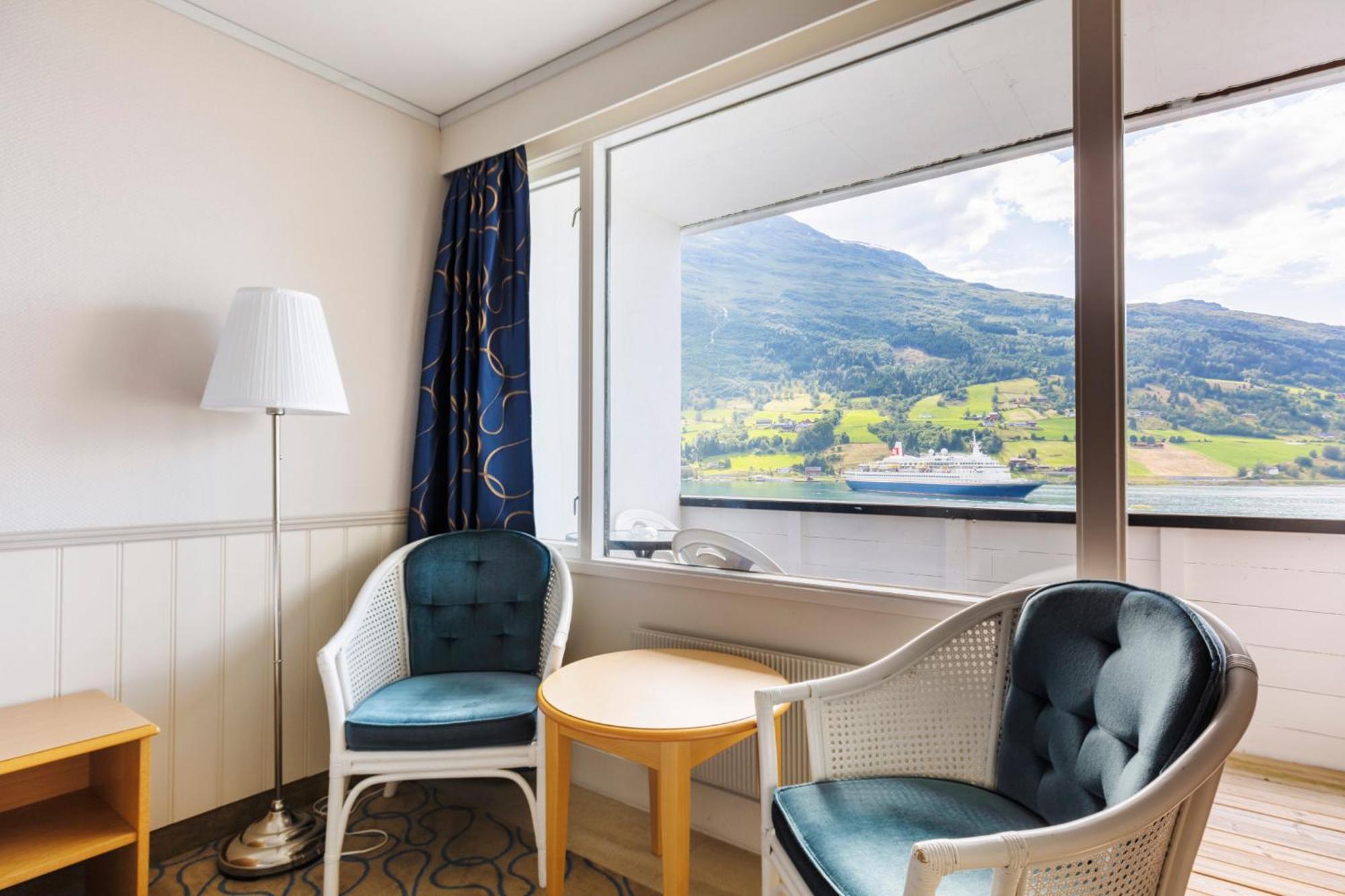 Olden Fjordhotel מראה חיצוני תמונה