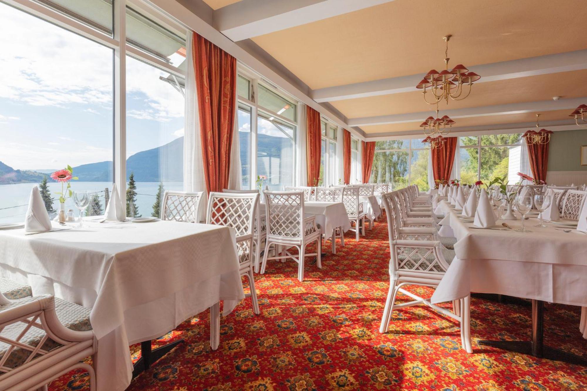 Olden Fjordhotel מראה חיצוני תמונה