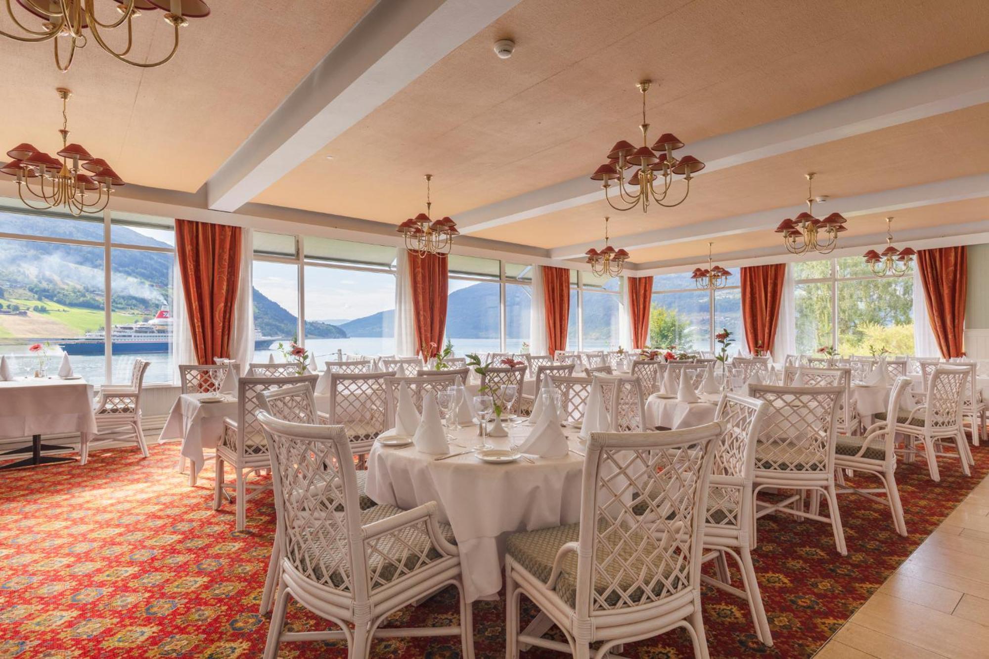 Olden Fjordhotel מראה חיצוני תמונה